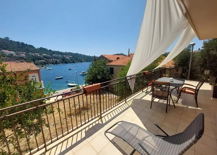 Dominik - Two Bedroom With Terrace And Sea View Апартаменты Смоквица